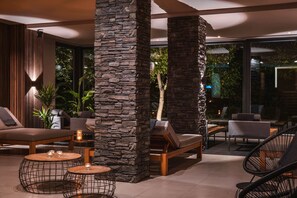 Sauna, hot tub, ruang uap, perawatan tubuh, dan aromaterapi