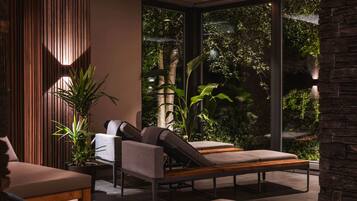 Sauna, hot tub, steam room, body treatments, aromatherapy