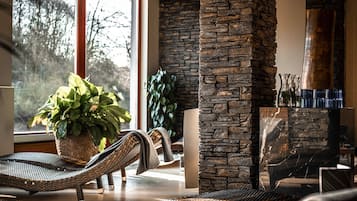 Sauna, hot tub, steam room, body treatments, aromatherapy
