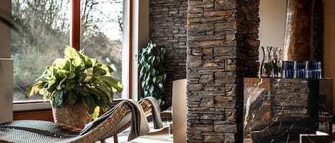 Sauna, bain à remous, hammam, soins corporels, soins d'aromathérapie