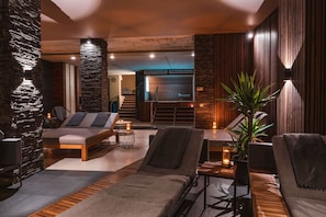 Sauna, hot tub, steam room, body treatments, aromatherapy