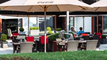 Breakfast, lunch and dinner served