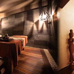 Un sauna, una bañera de hidromasaje, baño turco, tratamientos corporales