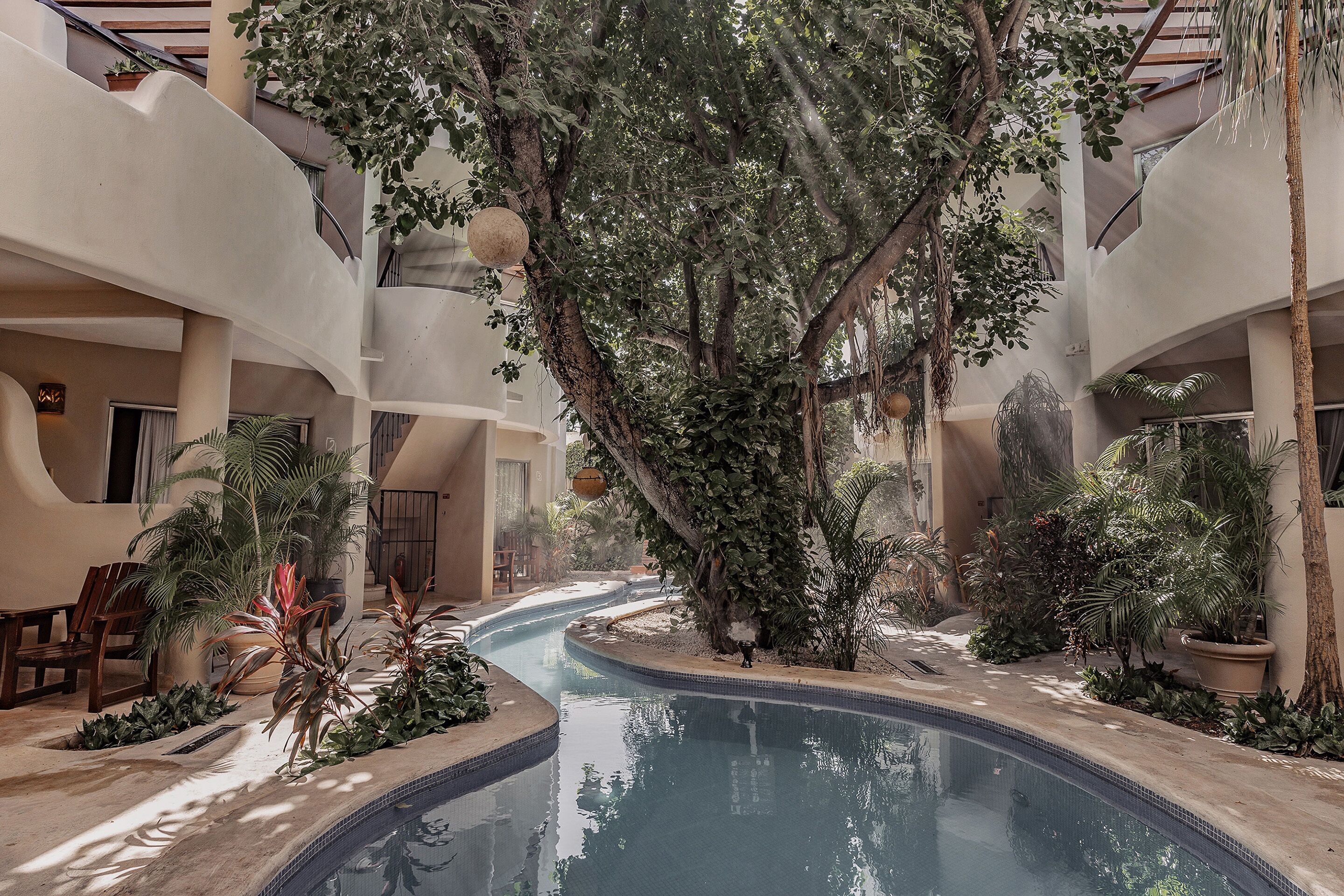 outdoor pool, open 9 am to 9 pm, pool loungers