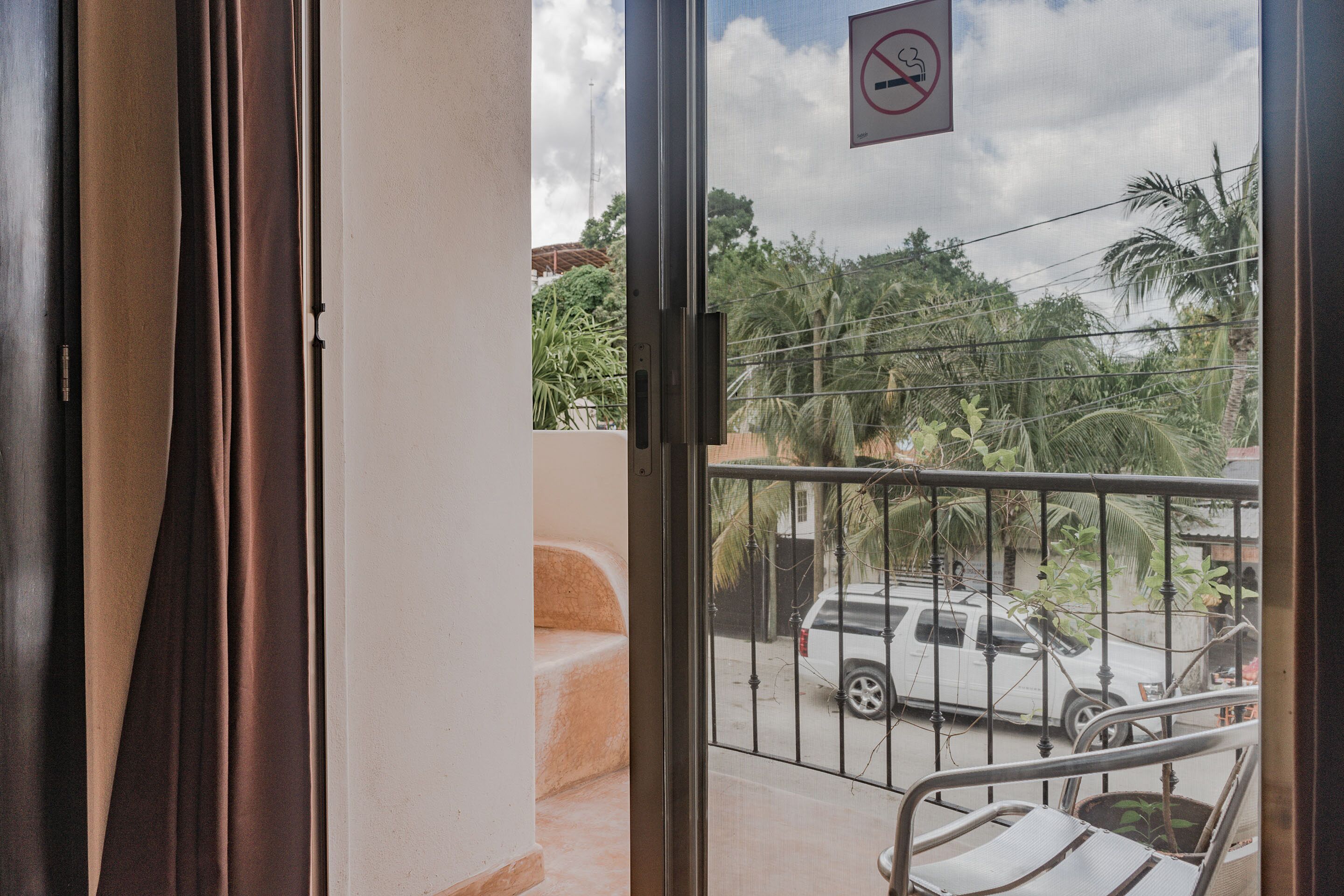 economy room | terrace/patio