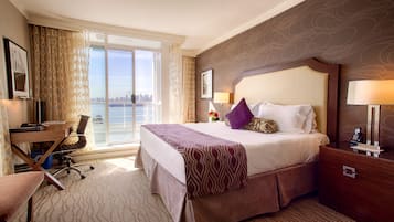 Superior Room, 1 King Bed, Balcony