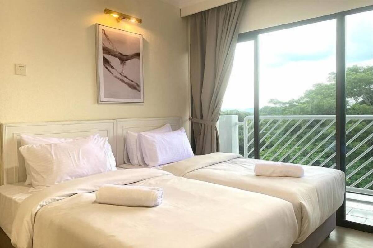 Premium bedding, Select Comfort beds, minibar, in-room safe