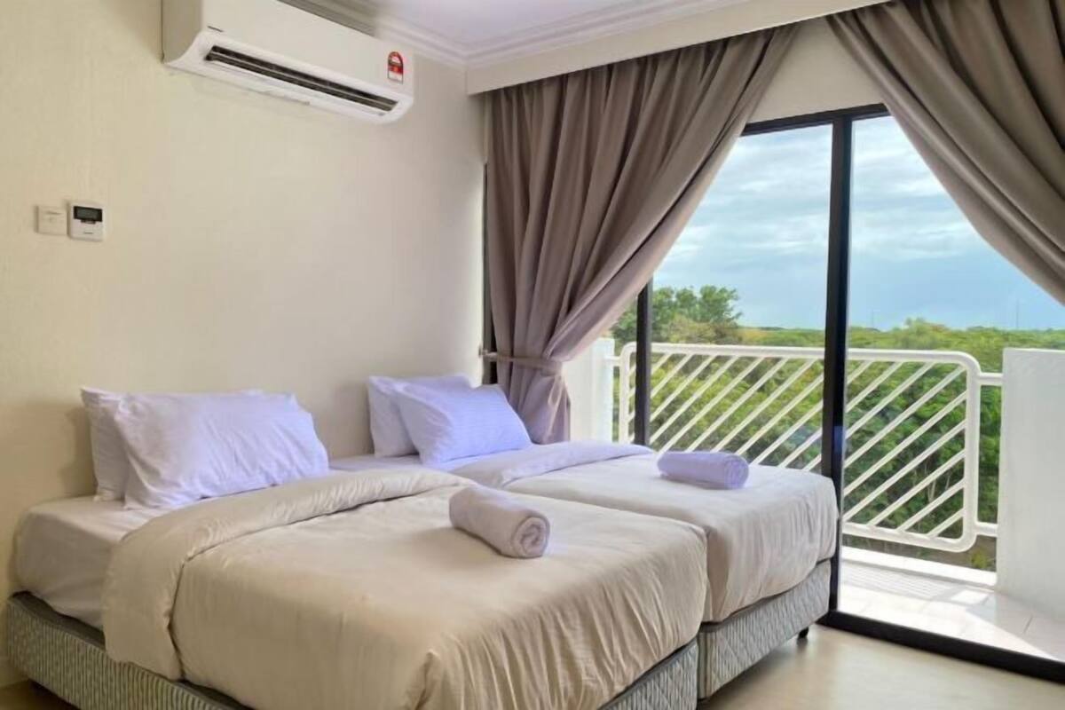 Premium bedding, Select Comfort beds, minibar, in-room safe