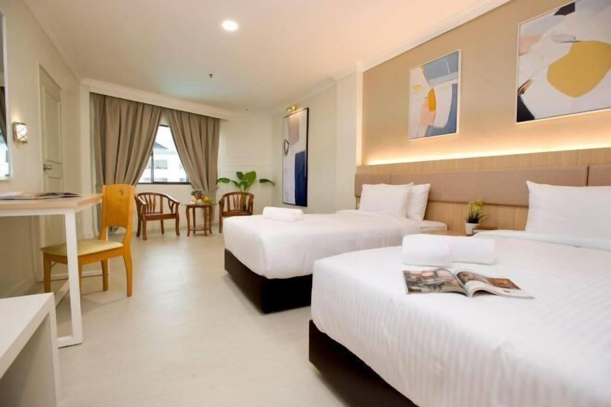 Premium bedding, Select Comfort beds, minibar, in-room safe