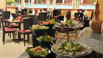 Daily buffet breakfast (MYR 25 per person)