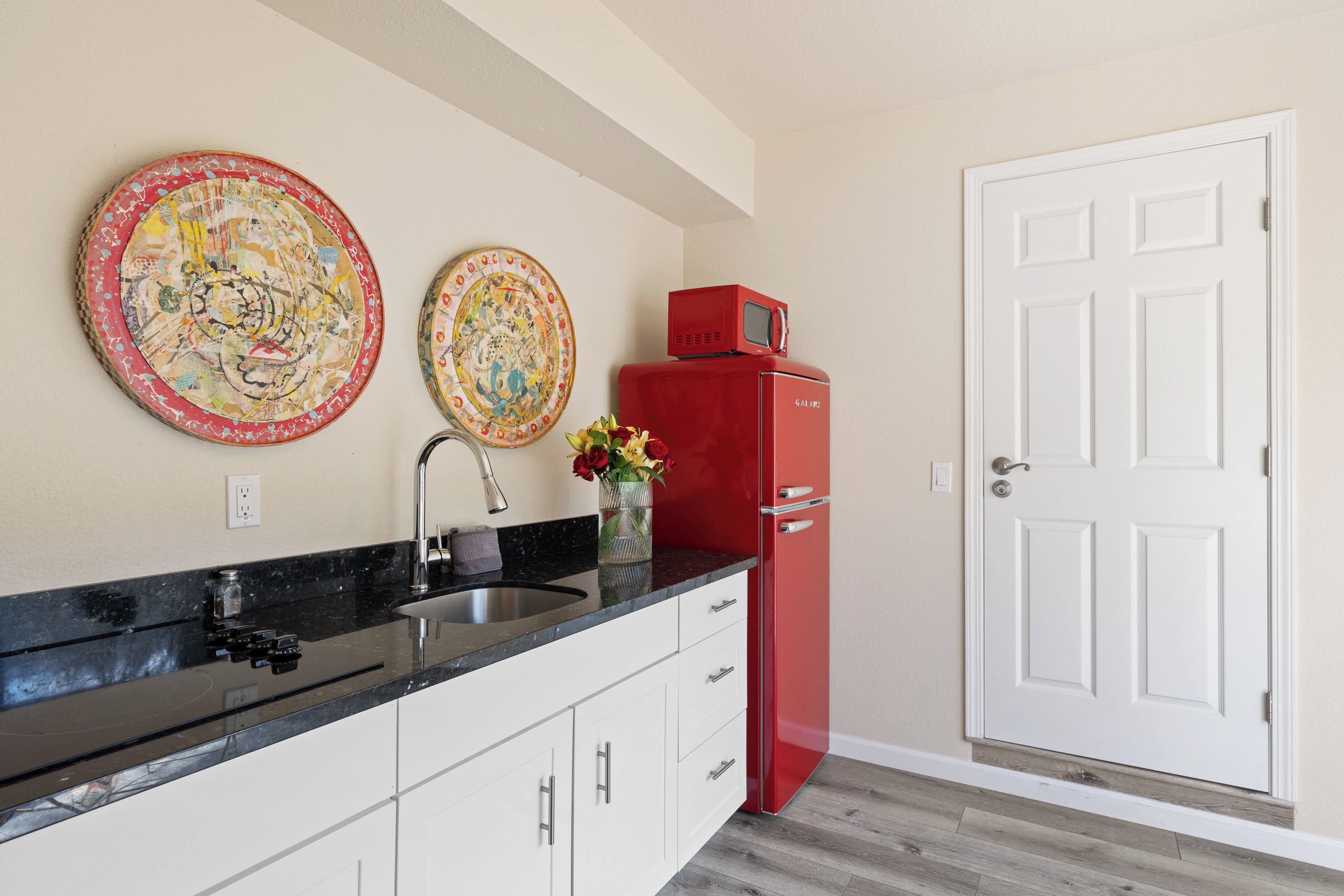 Habitación estándar, 2 camas Queen size, patio, vista al valle | Cocina privada | Refrigerador, microondas, cafetera y tetera y utensilios de cocina 
