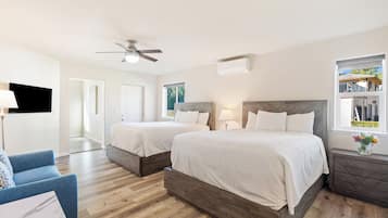 Suíte luxo, 2 camas Queen, varanda | 1 quarto, roupas de cama de algodão egípcio, roupas de cama premium