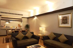 32–tuumainen LCD-televisio, jossa satelliittikanavat