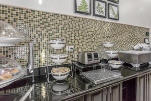 Free daily buffet breakfast - Sleep Inn & Suites West Medical Center (Amarillo)