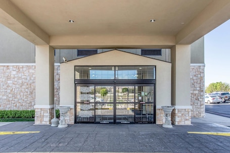 Exterior. Sleep Inn & Suites West Medical Center