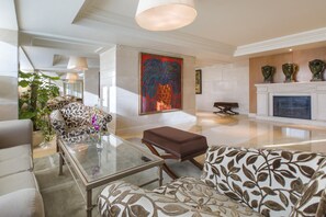 2 bars/lounges, poolside bar