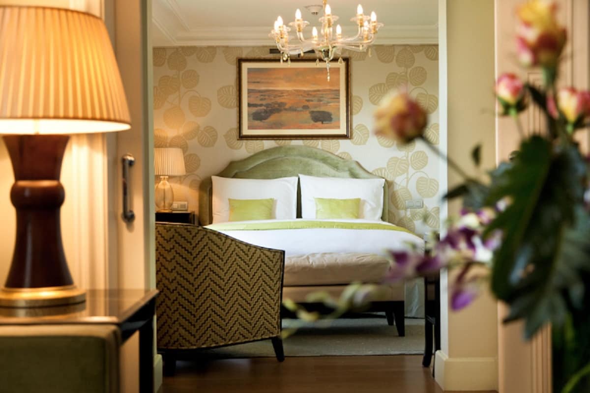 Suite (Nile Junior) | Egyptian cotton sheets, premium bedding, down comforters