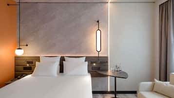 Superior-rum - 1 dubbelsäng med bäddsoffa | Sängtillbehör av högsta kvalitet och värdeförvaringsskåp på rummet