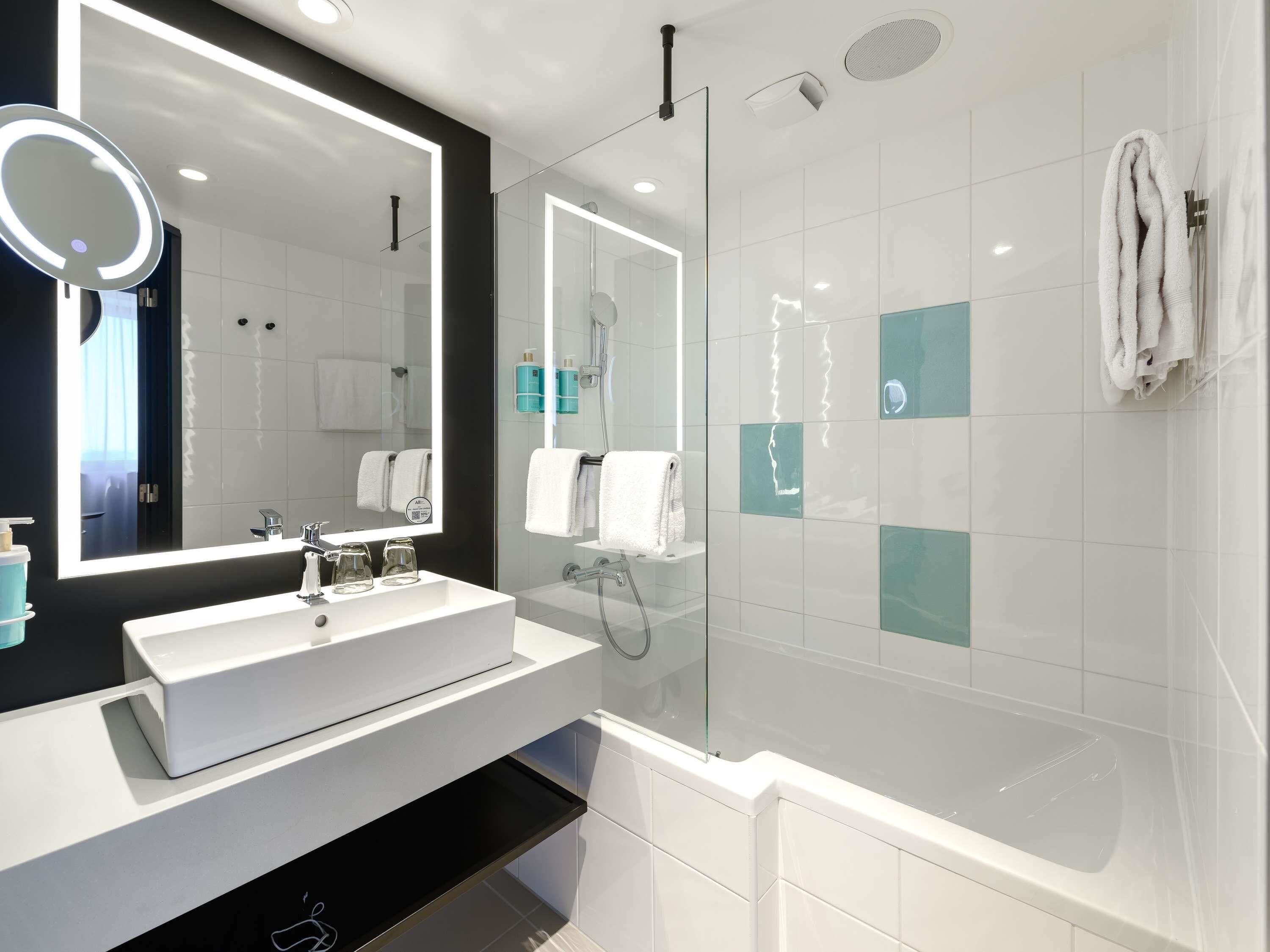 executive double room, 1 double bed | 1 bedroom, premium bedding, free minibar, in-room safe