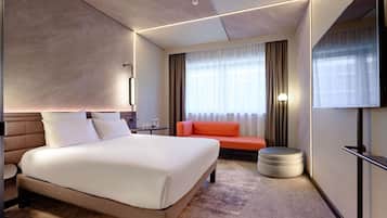 Premium bedding, in-room safe, laptop workspace, blackout curtains