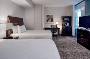 In-room safe, iron/ironing board, free cribs/infant beds, rollaway beds - Hilton Garden Inn Jackson Downtown (Jackson)