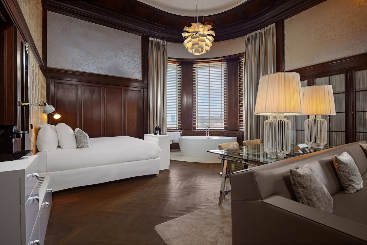 presidential suite, river view | 1 bedroom, in-room safe, desk, blackout curtains