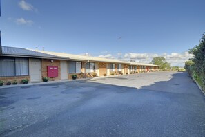 Exterior - Tree Rose Motel Morwell (Morwell)