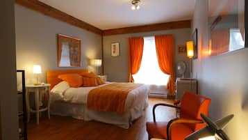 Superior Double Room, Private Bathroom, Garden View (Paris) | 5 bedrooms, Egyptian cotton sheets, premium bedding, Select Comfort beds