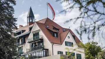 Fachada de la propiedad