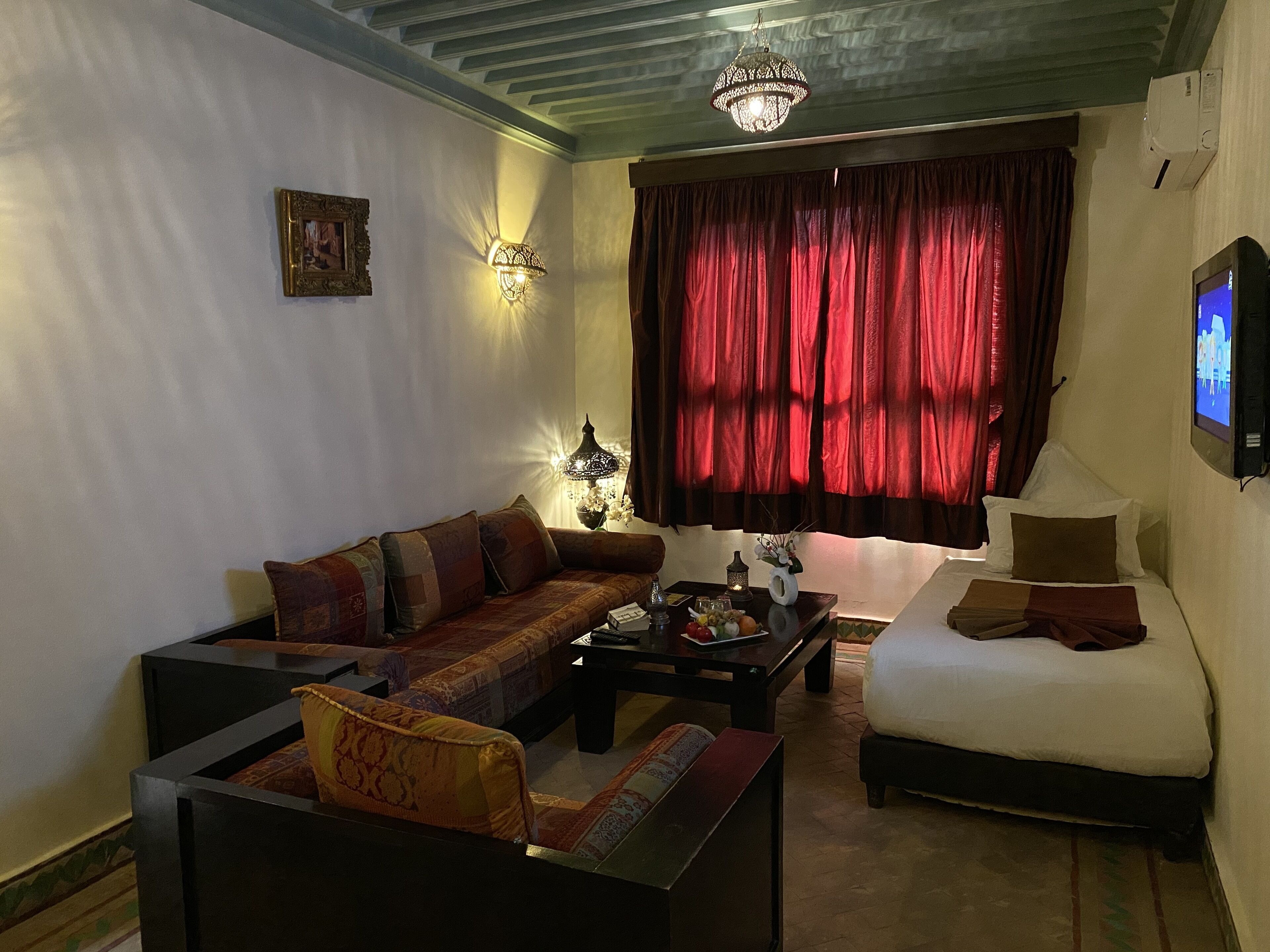 junior suite | minibar, in-room safe, desk, blackout curtains