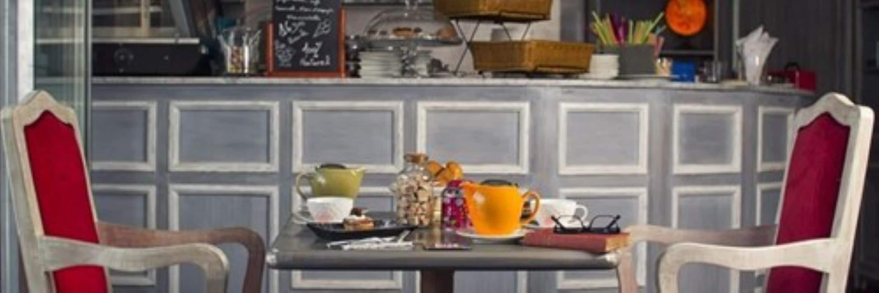 daily buffet breakfast (mad 50 per person)