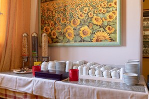 Breakfast, lunch and dinner served - Hotel Villa Elda (Assisi)