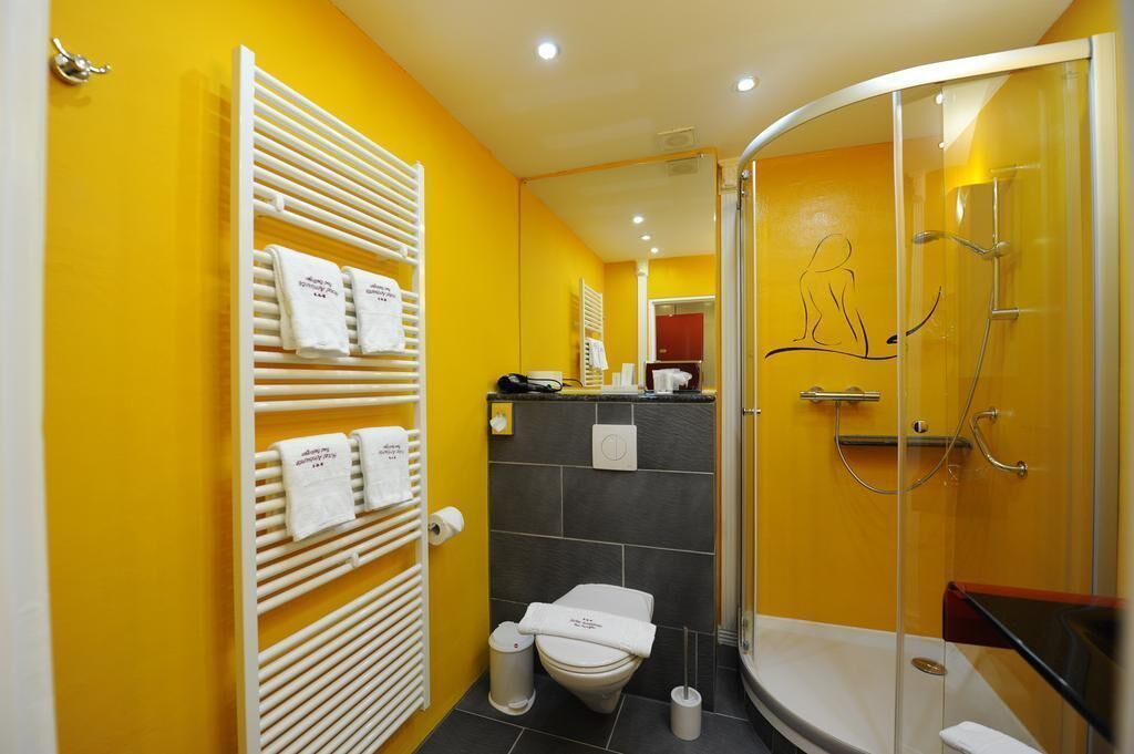 comfort double room | minibar, in-room safe, desk, iron/ironing board