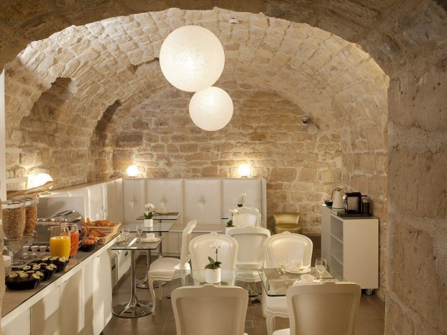 Café da manhã com buffet todos os dias (EUR 10 por pessoa)