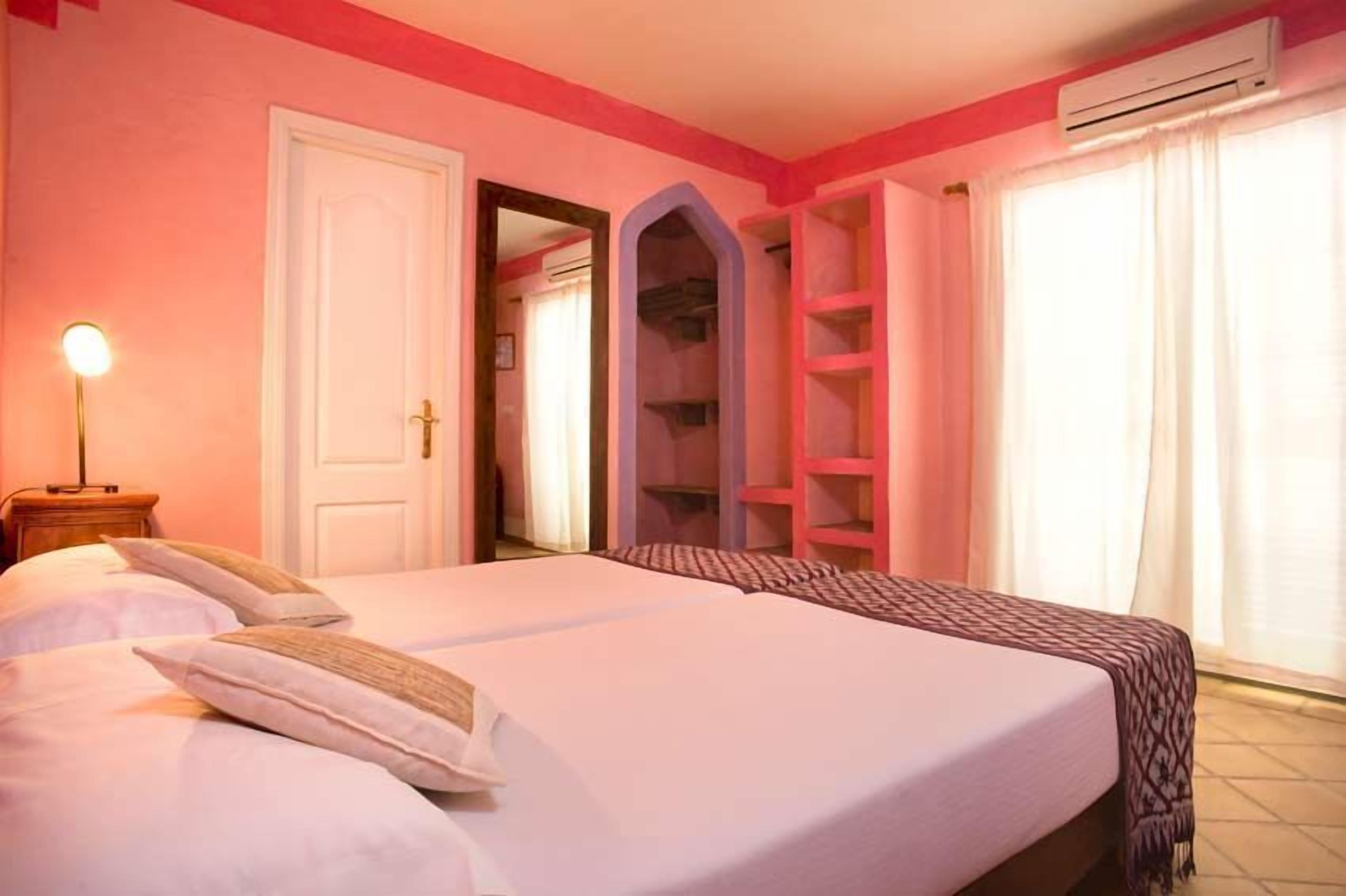 minibar, in-room safe, rollaway beds, free wifi