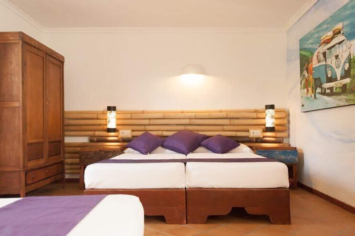 Frigobar, cofres nos quartos, Wi-Fi de cortesia