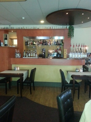 Breakfast, lunch and dinner served  - Oranje Hotel Sittard (Sittard)