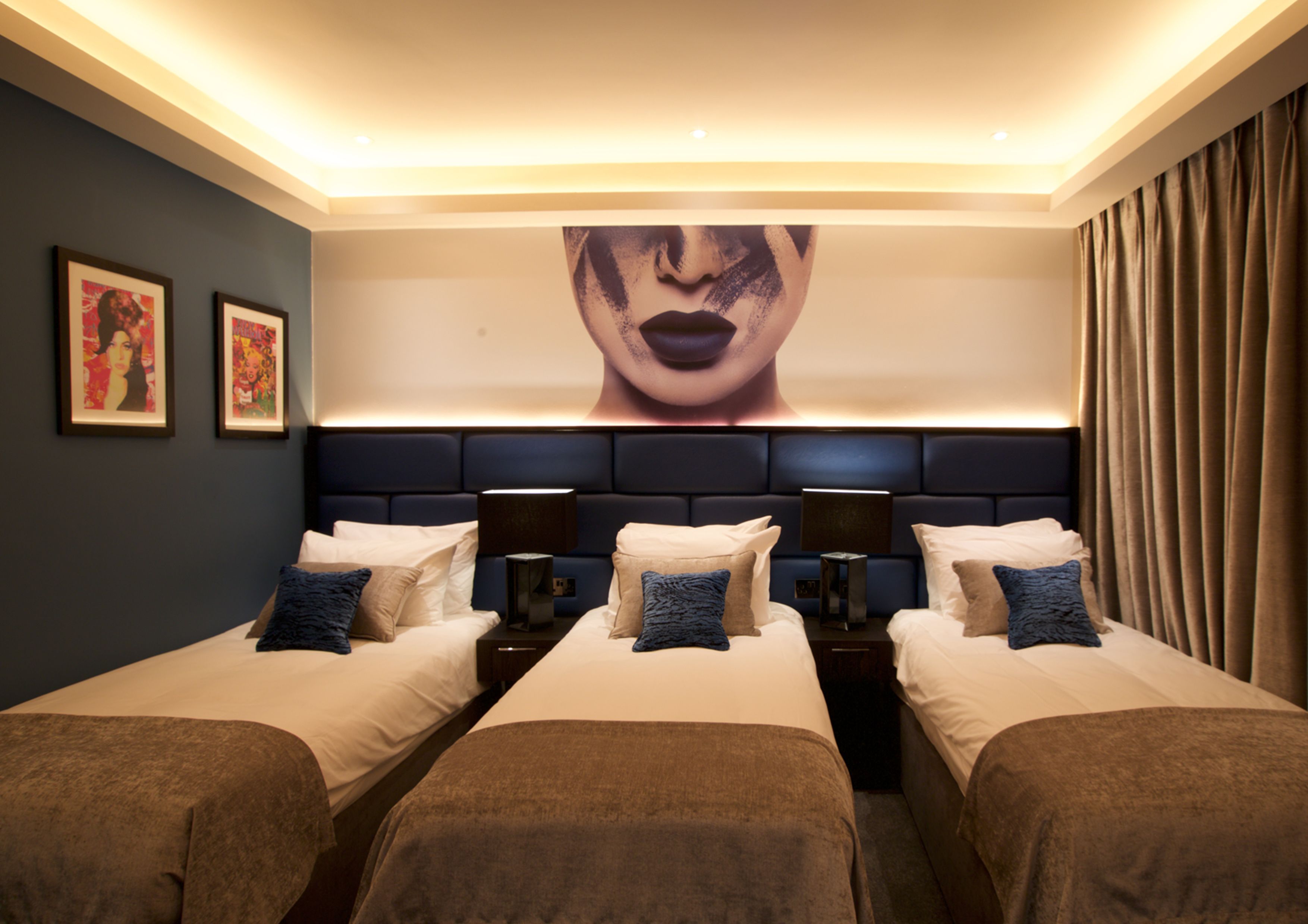 triple room | in-room safe, desk, soundproofing, iron/ironing board