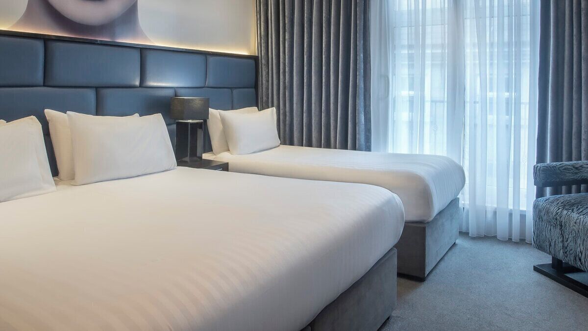 Twin Room | Pillowtop beds, in-room safe, desk, blackout drapes