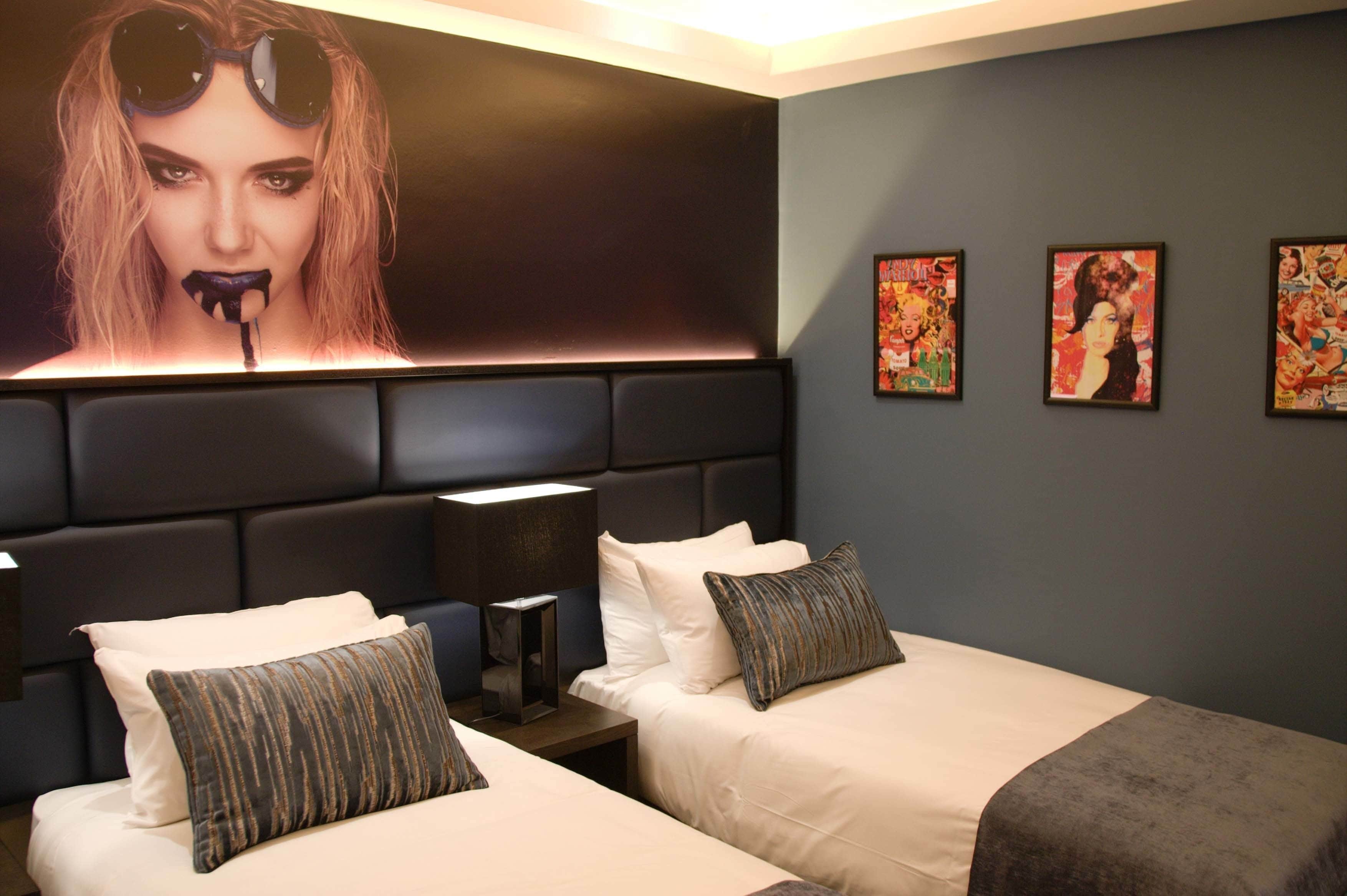 twin room | in-room safe, desk, soundproofing, iron/ironing board