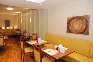 Daily buffet breakfast (EUR 21.90 per person)