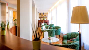 Coin salon dans le hall