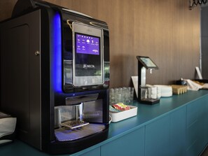 Se ofrece un desayuno bufé todos los días (por un coste adicional)