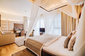 普通套房, 湖景 | 免費迷你吧、客房內保險箱、書桌、筆電工作空間