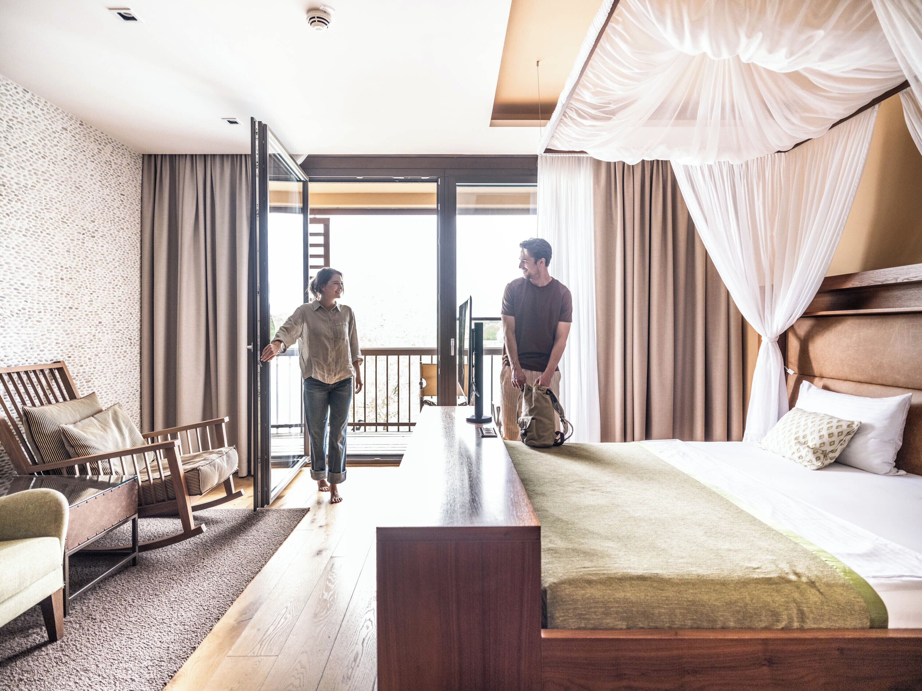 Entdecker Junior Suite (Familiensuite) | Free minibar, in-room safe, desk, laptop workspace