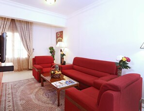 LCD-TV, peis og DVD-spiller