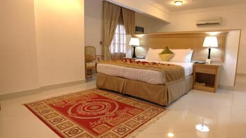 Minibar, in-room safe, desk, iron/ironing board