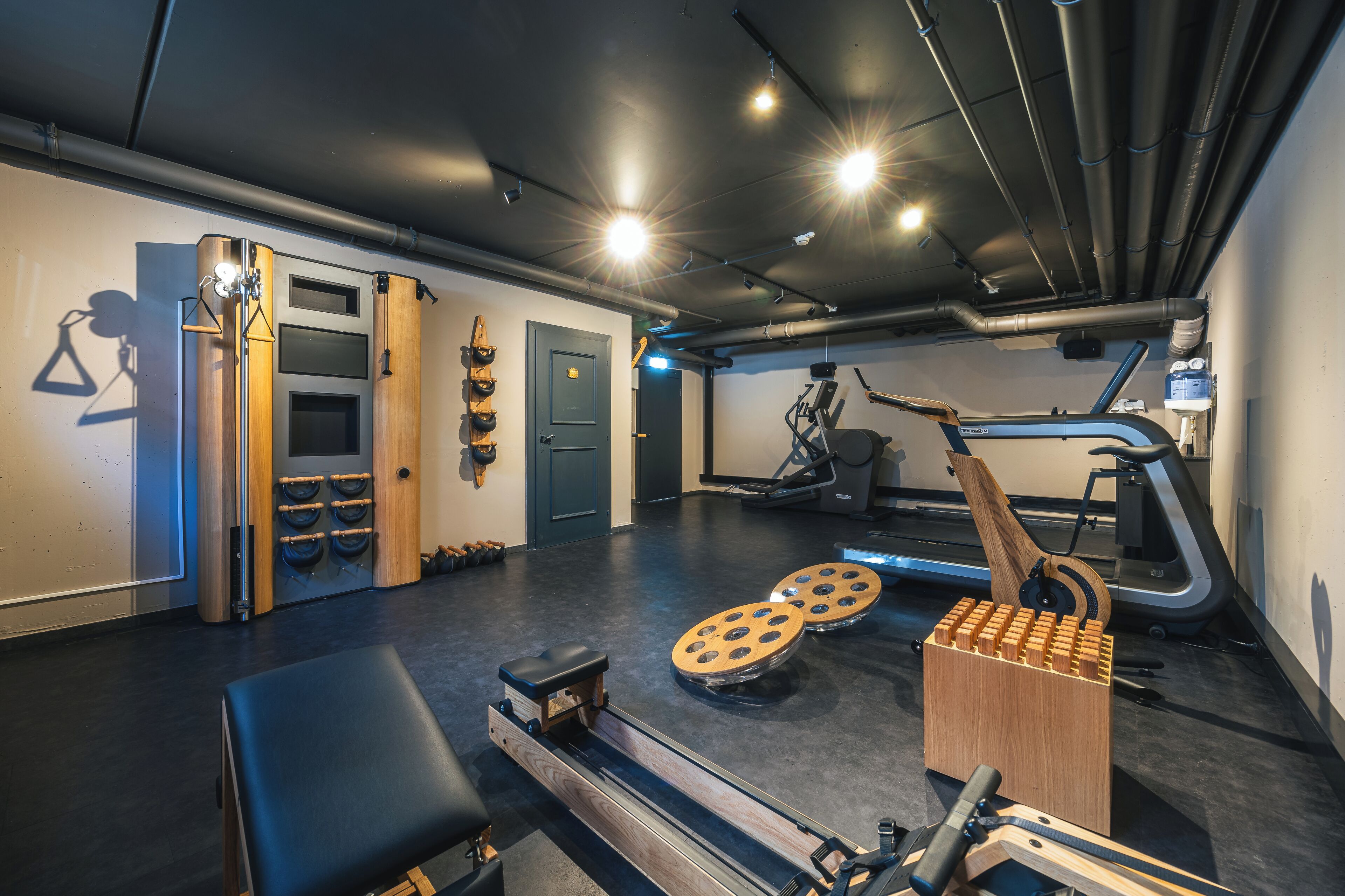 Foto - Upside Down Town Hotel Neue Post