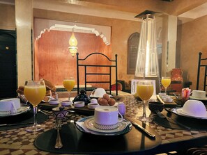 Free daily full breakfast - Riad Lapis-Lazuli (Marrakech)