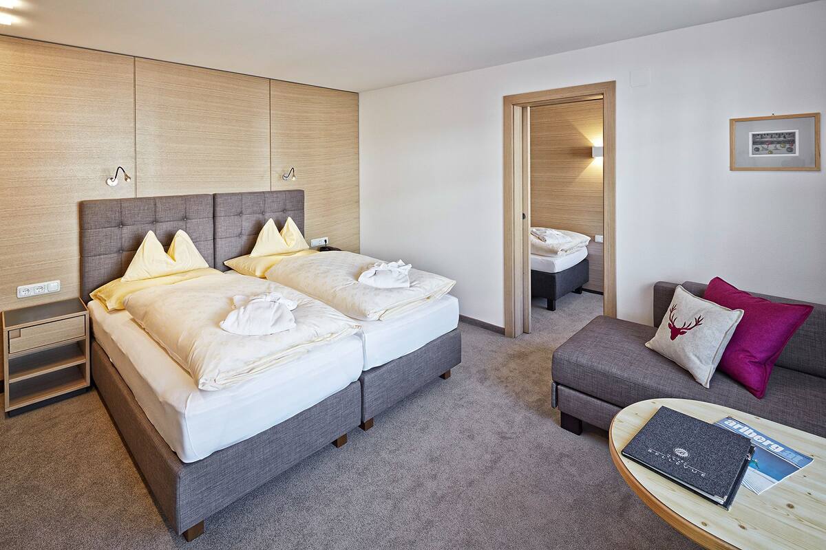 Minibar, in-room safe, desk, free WiFi